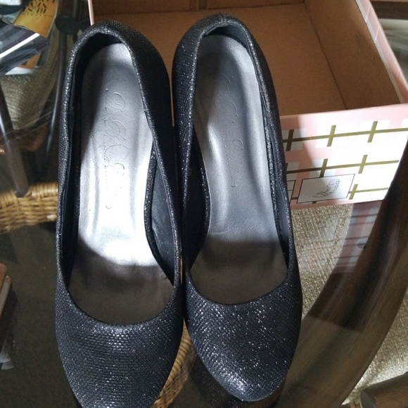 Shoes - Picture 2 of 3